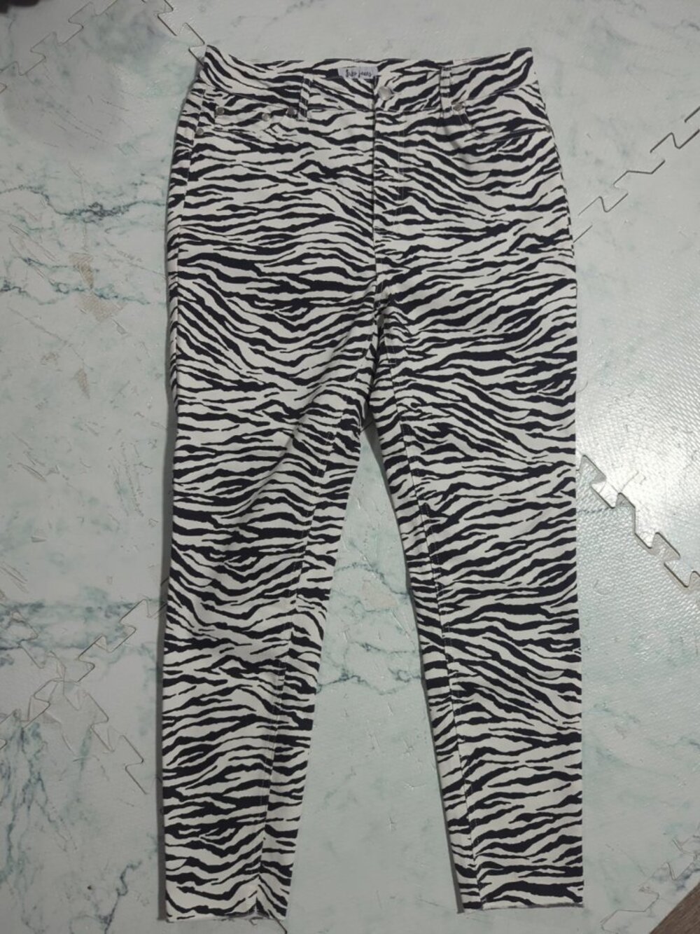 Suko Womens Sz 10 Mid Rise Slim Straight Leg Denim Zebra Animal Print Jeans New